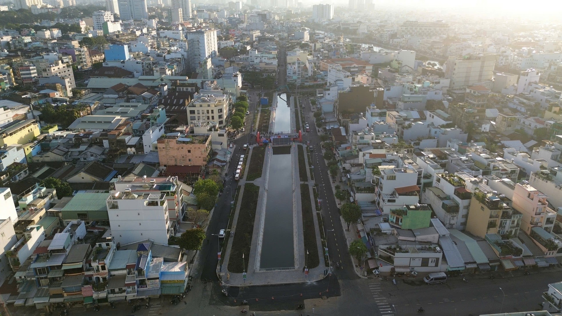 Người dân vui mừng vì con kênh ô nhiễm nhất nhì TPHCM 'lột xác' ảnh 4