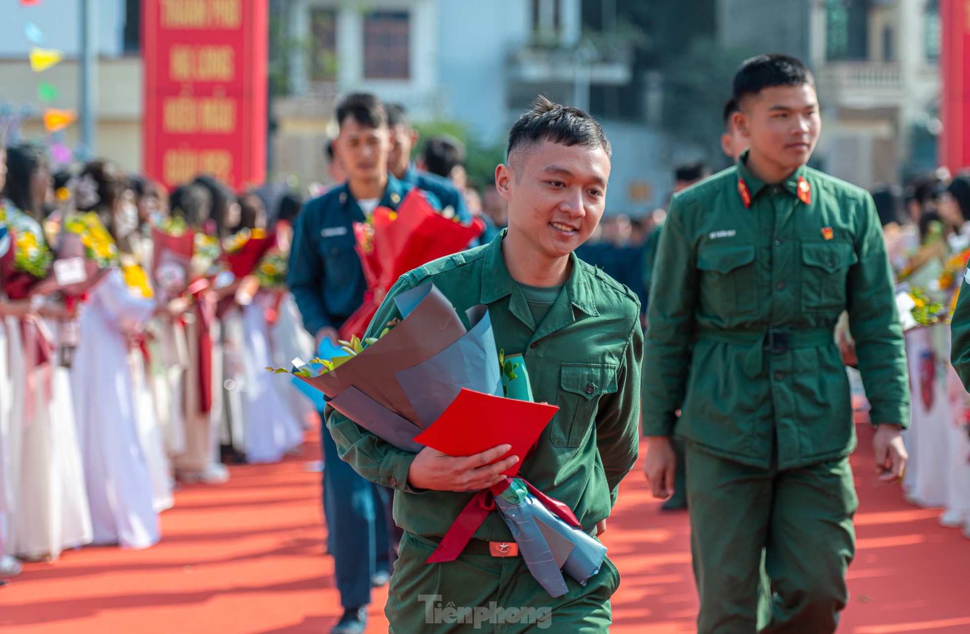 Hạ Long đón gần 400 thanh niên hoàn thành nghĩa vụ quân sự trở về ảnh 13