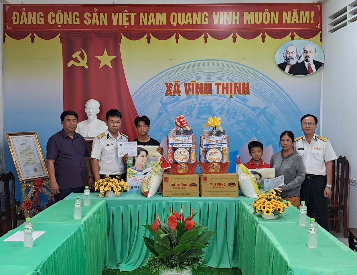 Trao yêu thương giúp con ngư dân vui Xuân, đón Tết