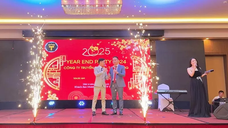 Bùng nổ Year End Party 2024: T-Booking tri ân và vinh danh hành trình đầy dấu ấn