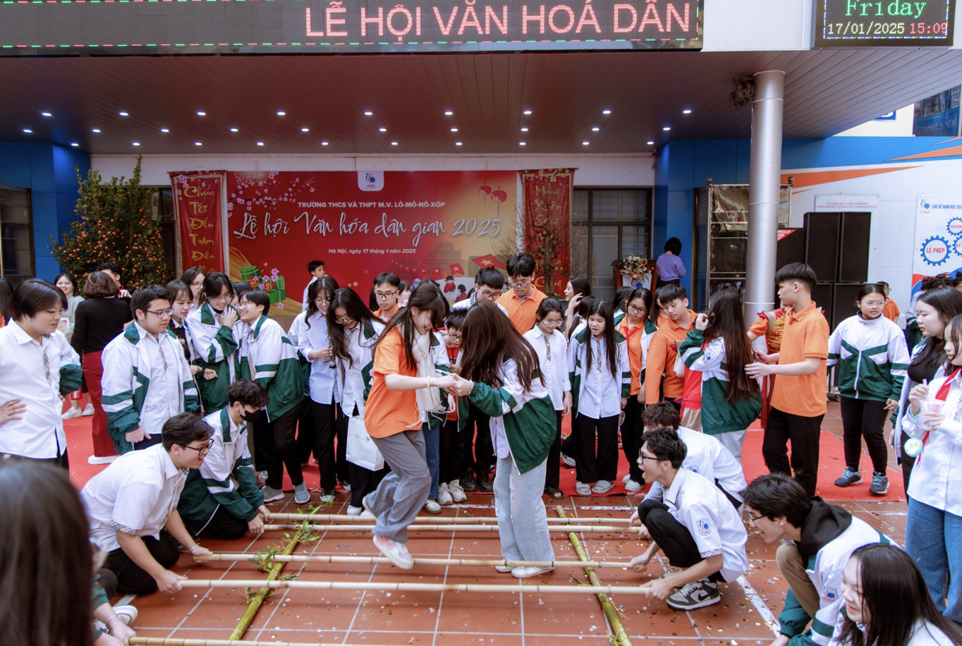 lan toa van hoa truyen thong dan toc den tung hoc sinh thu do ha noi hinh 10