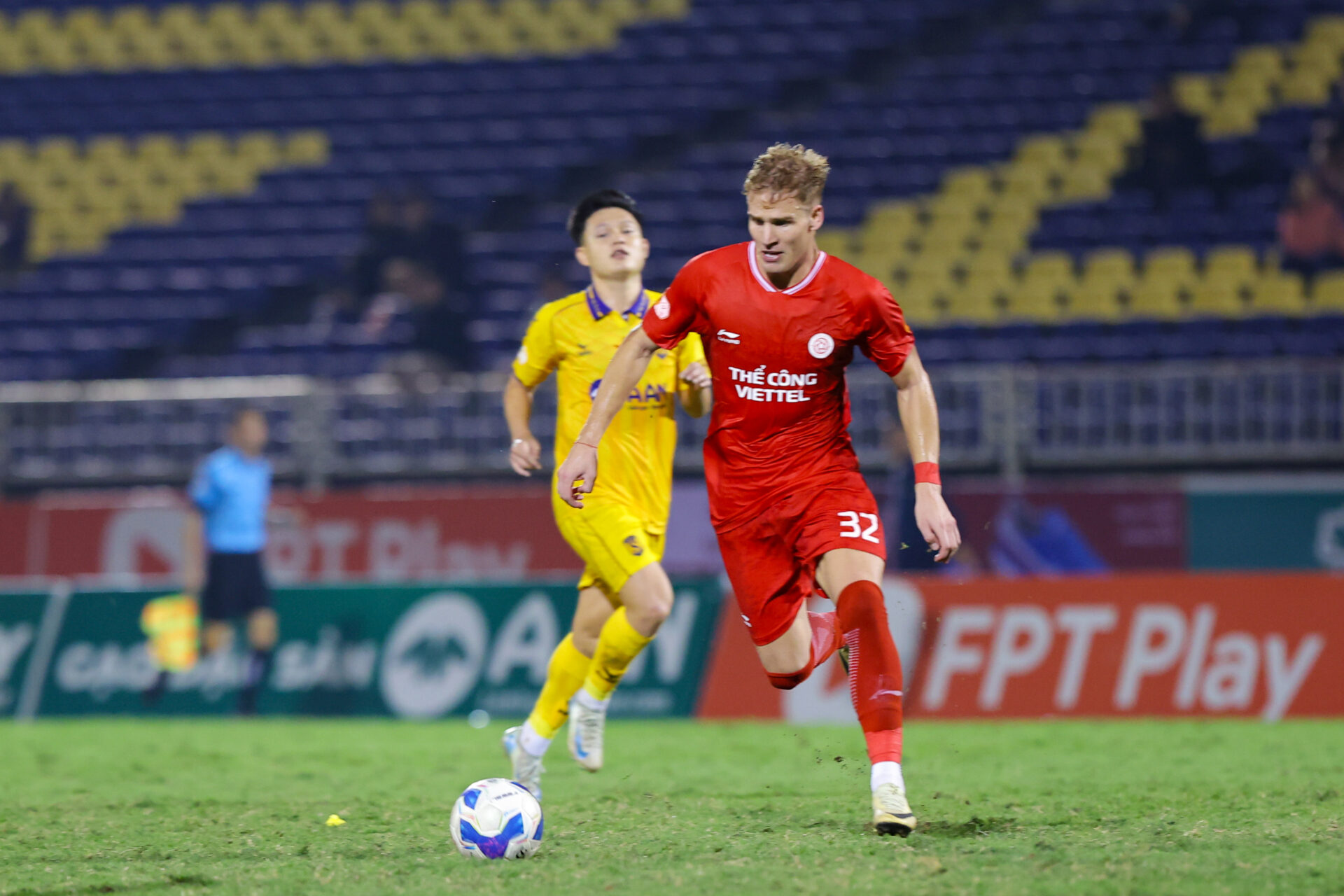 Lịch thi đấu vòng 10 V-League hôm nay: Cờ đến tay CLB Nam Định- Ảnh 2.