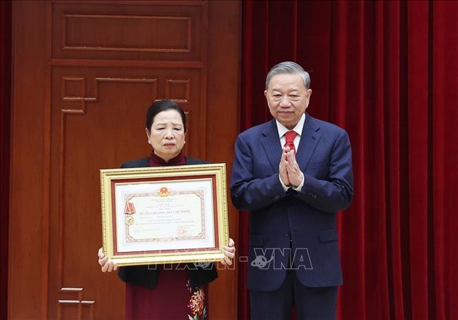 Bộ Chính trị, Ban Bí thư gặp mặt lãnh đạo, nguyên lãnh đạo Đảng, Nhà nước- Ảnh 9.