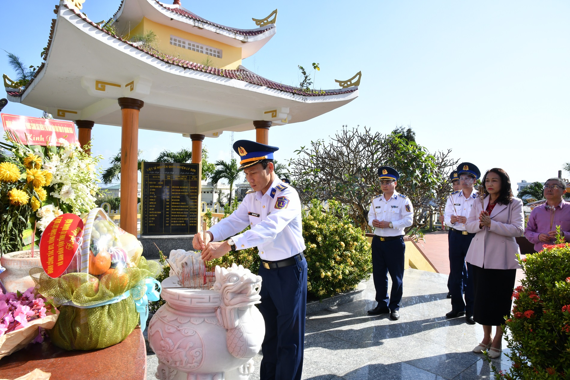 “Tết Hải đảo – Xuân ấm áp, thắm tình quân dân” đến với người dân tiền tiêu Lý Sơn- Ảnh 6.