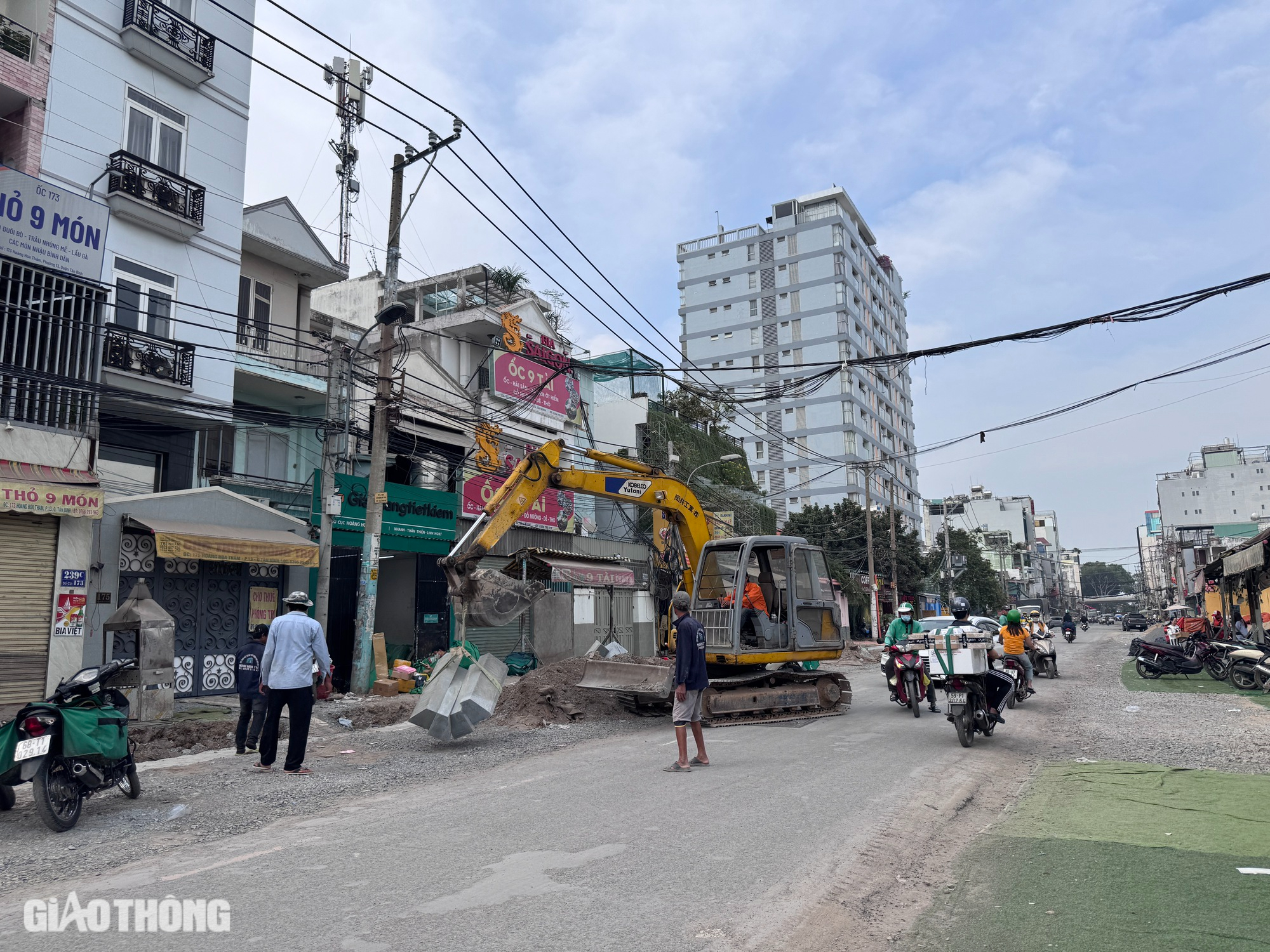 Cận cảnh hai tuyến đường chống ùn tắc sân bay Tân Sơn Nhất trước ngày thông xe- Ảnh 7.