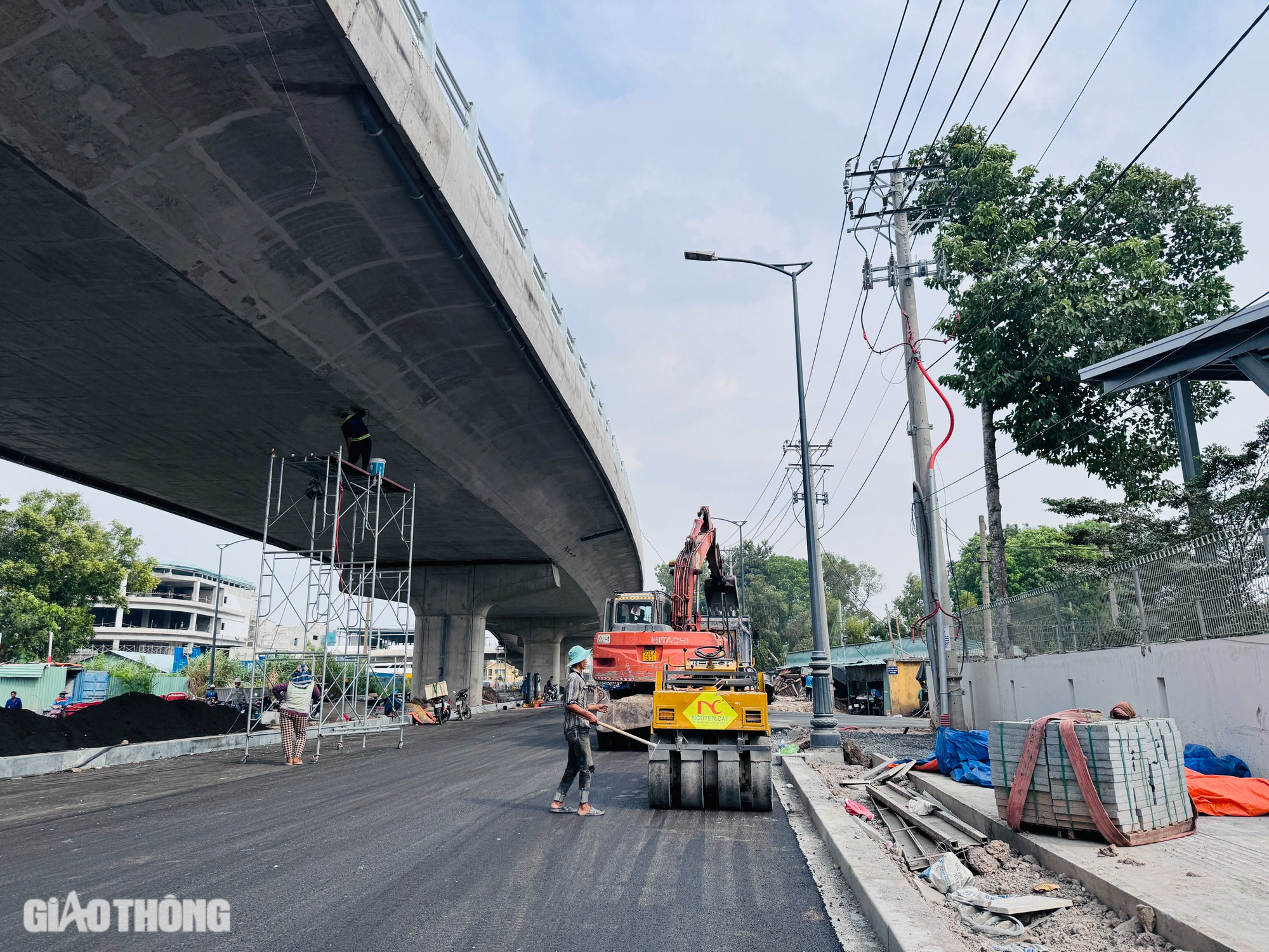 Cận cảnh hai tuyến đường chống ùn tắc sân bay Tân Sơn Nhất trước ngày thông xe- Ảnh 8.