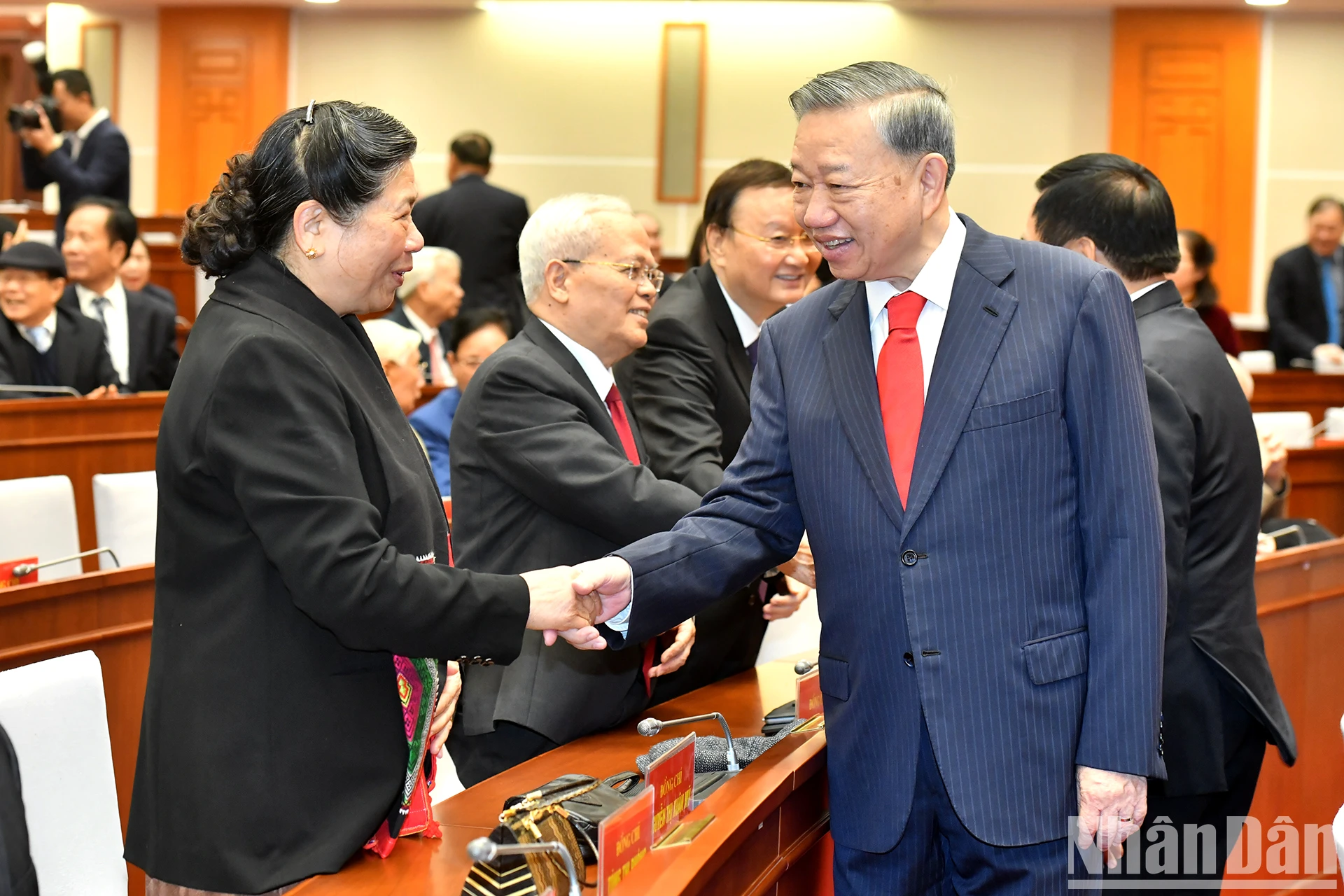 [Ảnh] Bộ Chính trị, Ban Bí thư gặp mặt các đồng chí lãnh đạo, nguyên lãnh đạo Đảng, Nhà nước ảnh 8