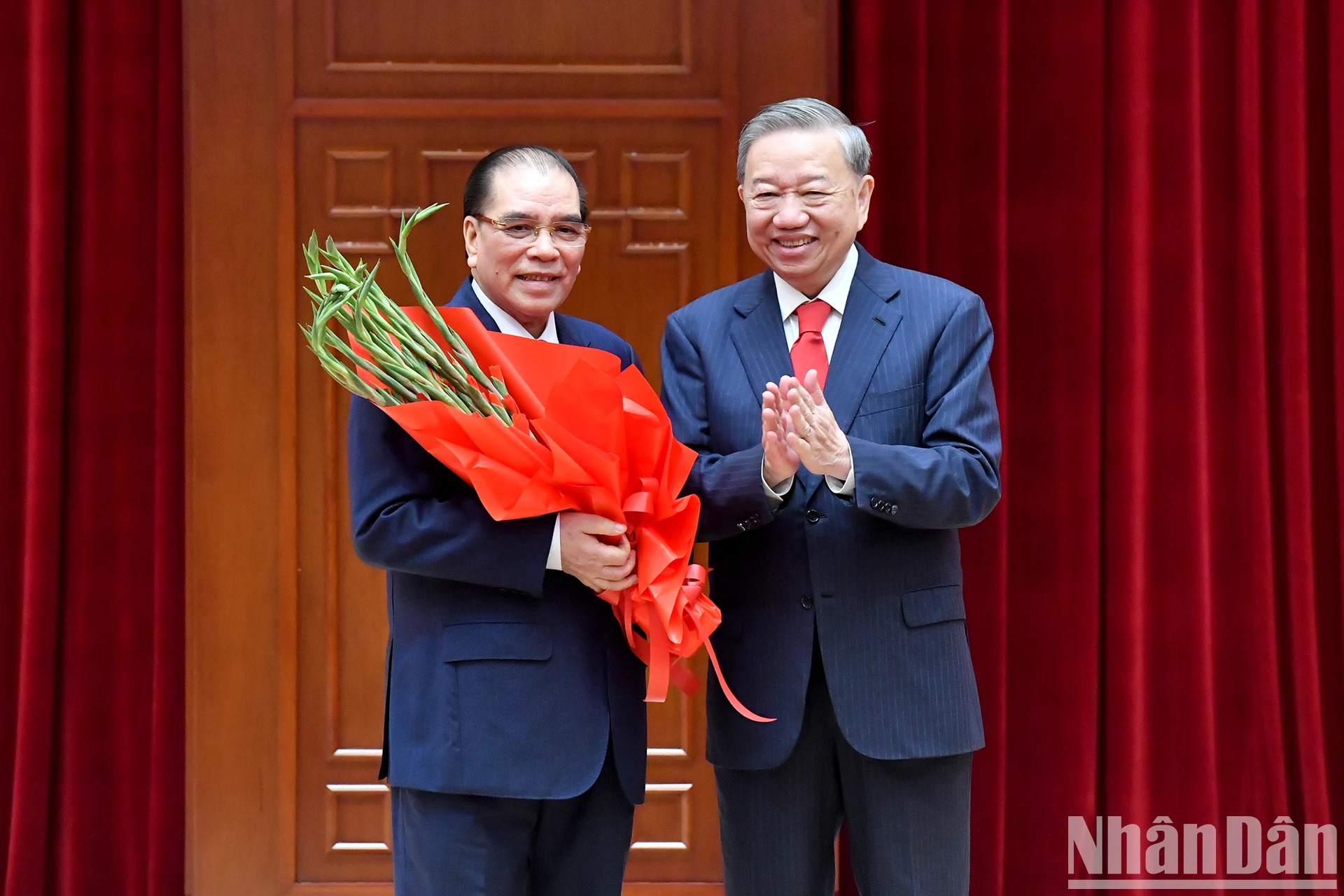 [Ảnh] Bộ Chính trị, Ban Bí thư gặp mặt các đồng chí lãnh đạo, nguyên lãnh đạo Đảng, Nhà nước ảnh 10