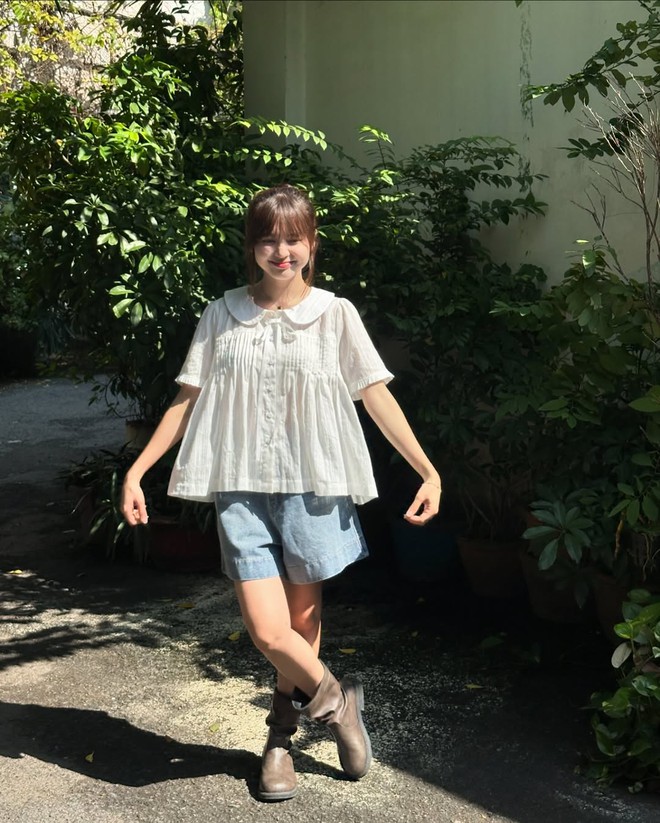 Diện áo babydoll thế nào để vừa xinh xắn vừa thanh lịch?- Ảnh 2. Diện áo babydoll thế nào để vừa xinh xắn vừa thanh lịch?- Ảnh 2.