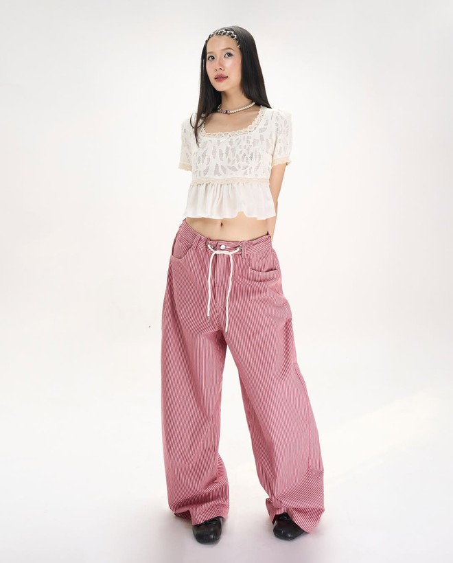 Diện áo babydoll thế nào để vừa xinh xắn vừa thanh lịch?- Ảnh 5. Diện áo babydoll thế nào để vừa xinh xắn vừa thanh lịch?- Ảnh 5.