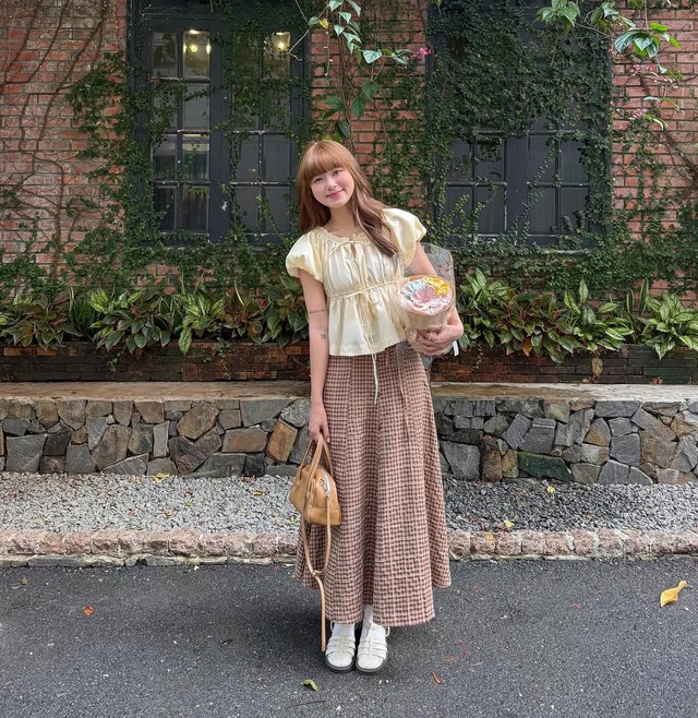 Diện áo babydoll thế nào để vừa xinh xắn vừa thanh lịch?- Ảnh 9. Diện áo babydoll thế nào để vừa xinh xắn vừa thanh lịch?- Ảnh 9.