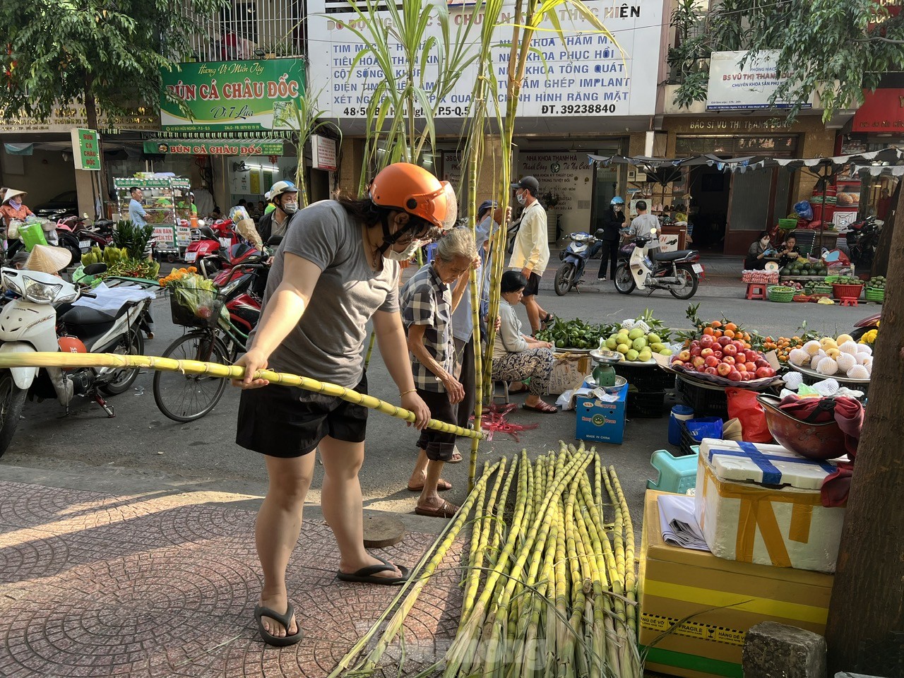 'Phương tiện' đưa ông Táo về trời đắt khách, mua không cần trả giá ảnh 2