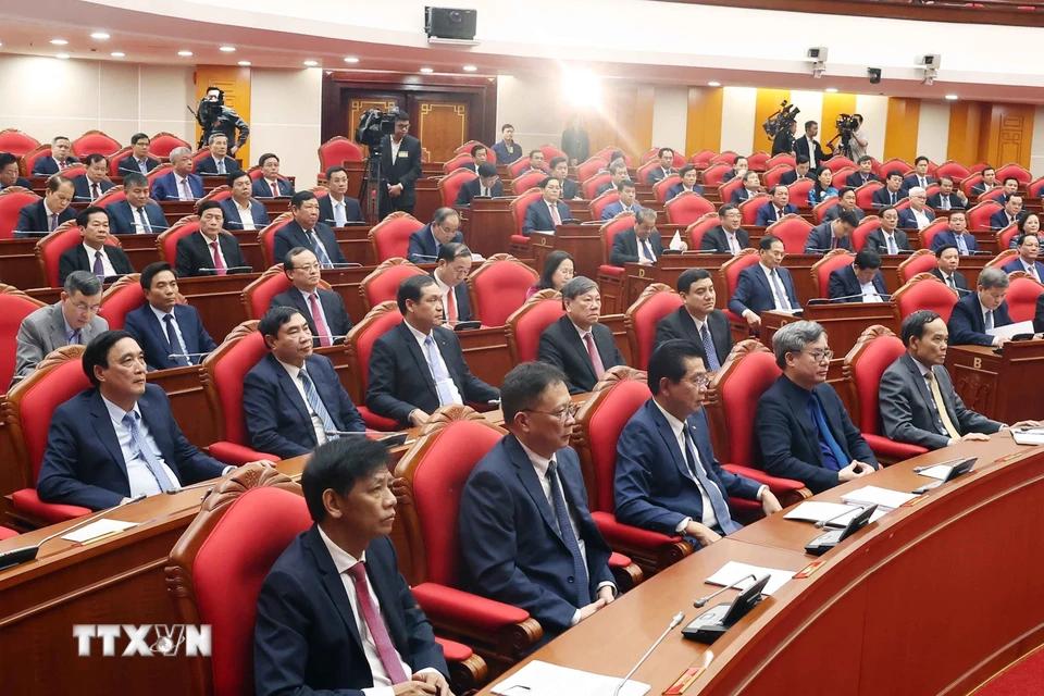 Caacute;c đại biểu tham dự phiecirc;n bế mạc