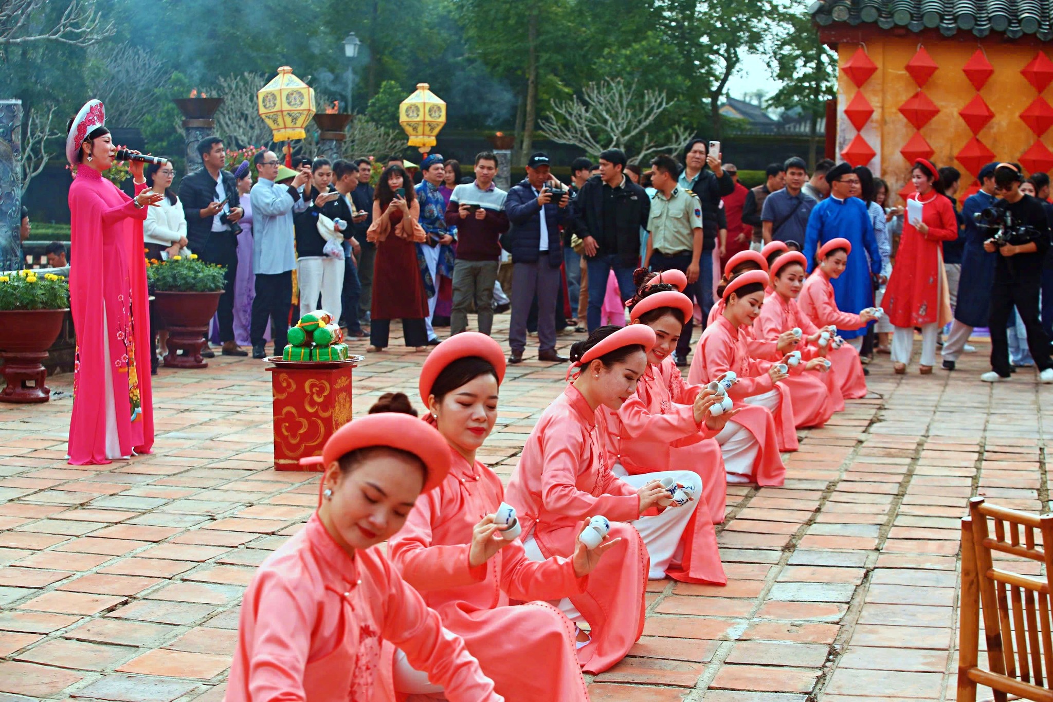 Du khách hứng thú với tết Huế trong Hoàng cung triều Nguyễn- Ảnh 5.