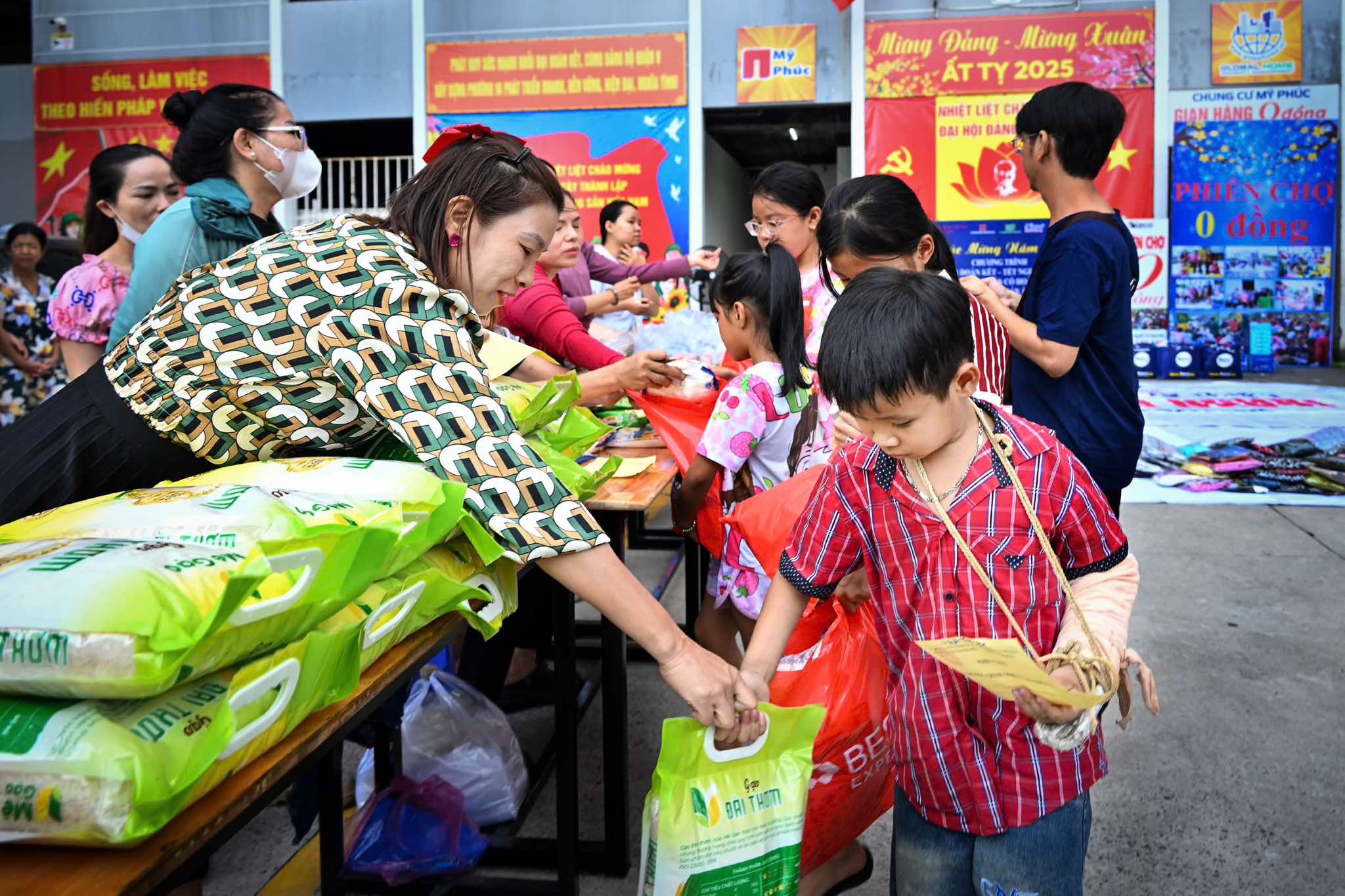 Văn nghệ sĩ giải Mai Vàng 