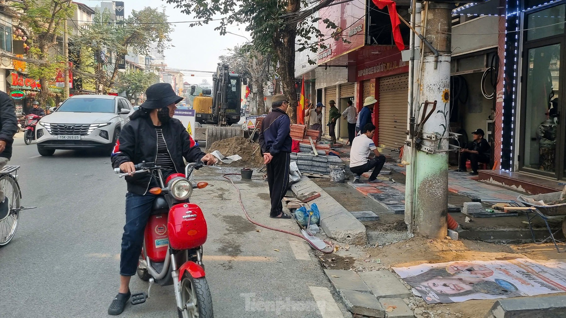 'Dân phố' Hải Phòng khốn khổ vì vỉa hè bị lật tung ngày cận Tết ảnh 9