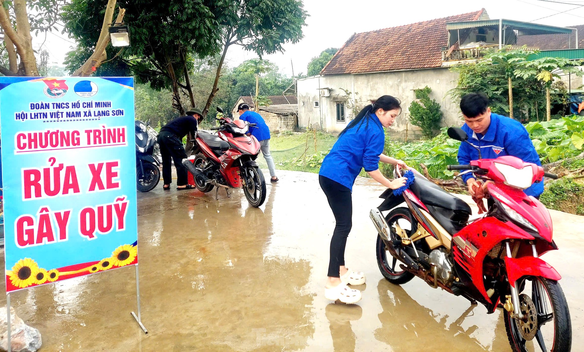 Thanh niên rửa xe, thu trăm triệu đồng gây quỹ từ thiện dịp Tết ảnh 5