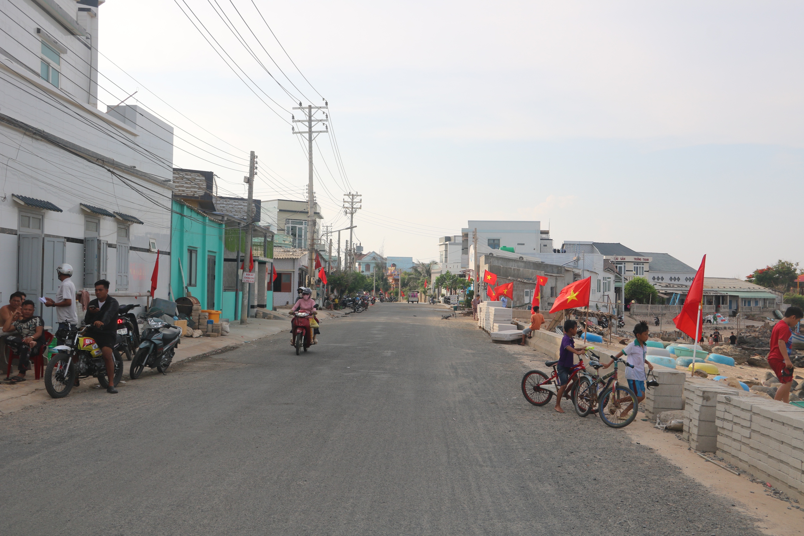 Phú Quý xây dựng hình ảnh đảo ngọc du lịch không rác thải nhựa- Ảnh 7.