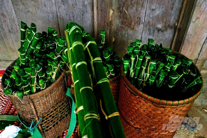 2-213719_897-213720.jpg Bánh beng là biểu tượng đặc trưng của đồng bào Vân Kiều, Pa Kô. Ảnh: Võ Dũng.