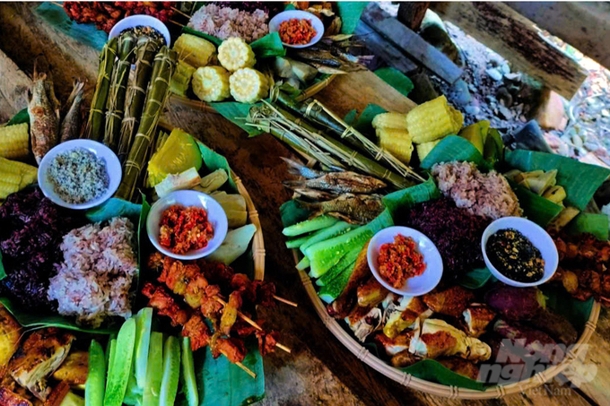 4-213717_884-213717.jpg Bánh beng là đặc sản không thể thiếu trong mâm cỗ của đồng bào Vân Kiều, Pa Kô. Ảnh: Võ Dũng.