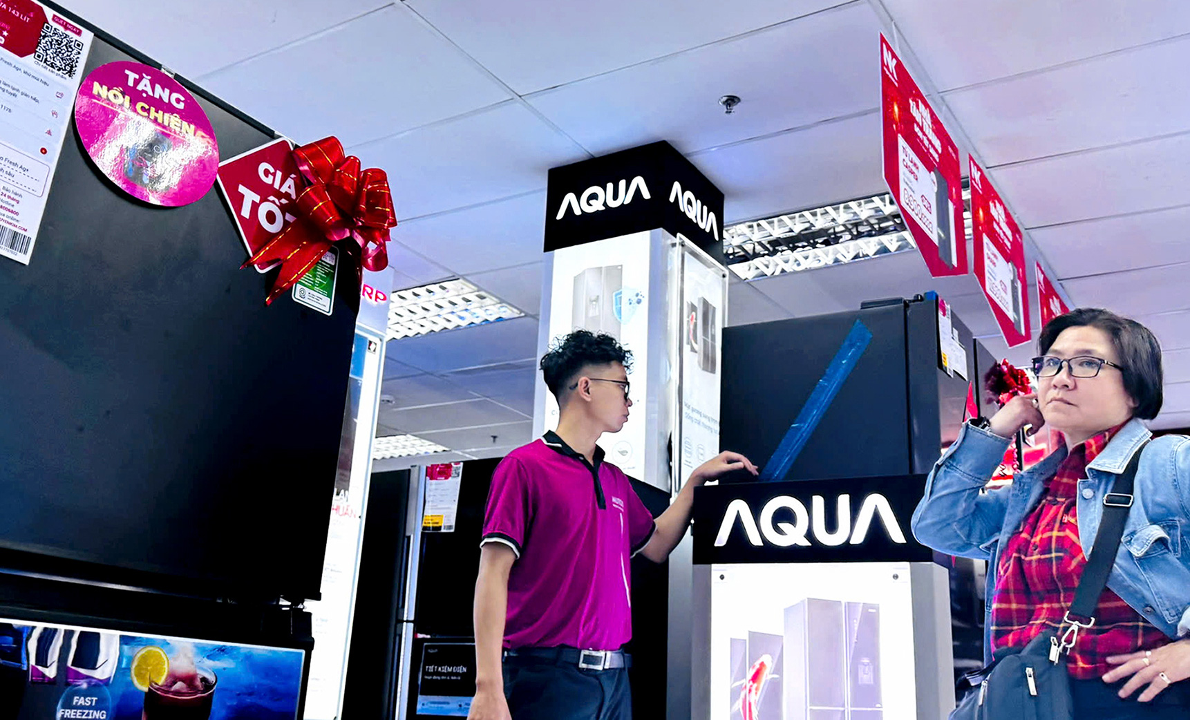 Mua sắm Tết tăng nhiệt - Ảnh 4. Mua sắm Tết tăng nhiệt - Ảnh 4.