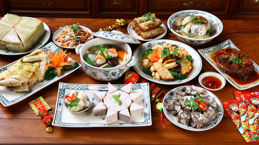 Ngày 30 tết, bữa cơm tất niên thơm mùi canh khổ qua, vì sao?- Ảnh 4. Ngày 30 tết, bữa cơm tất niên thơm mùi canh khổ qua, vì sao?- Ảnh 4.