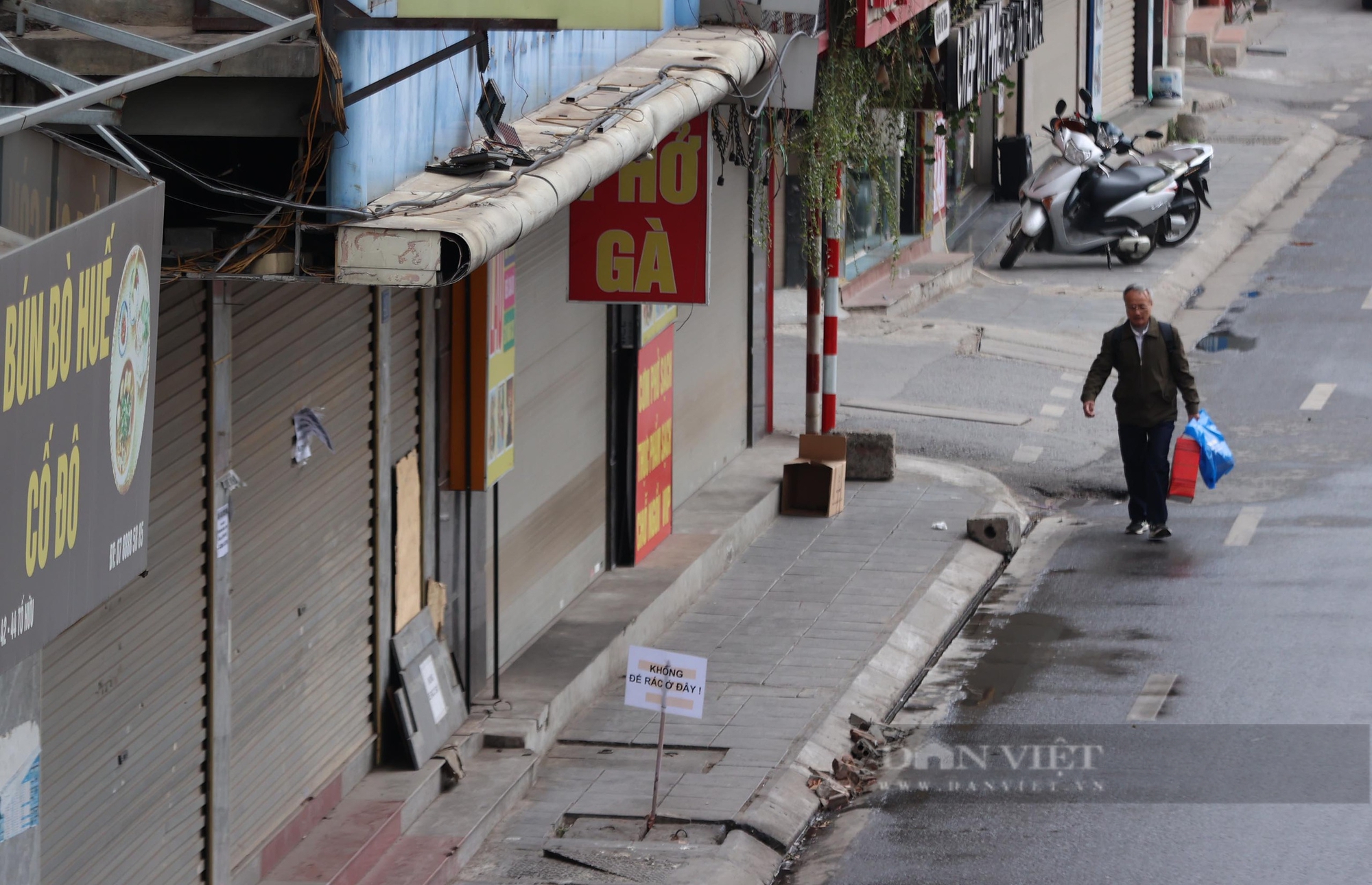 Những điểm nóng giao thông ở Thủ đô trông ra sao trong ngày 29 Tết Nguyên đán 2025? - Ảnh 12.