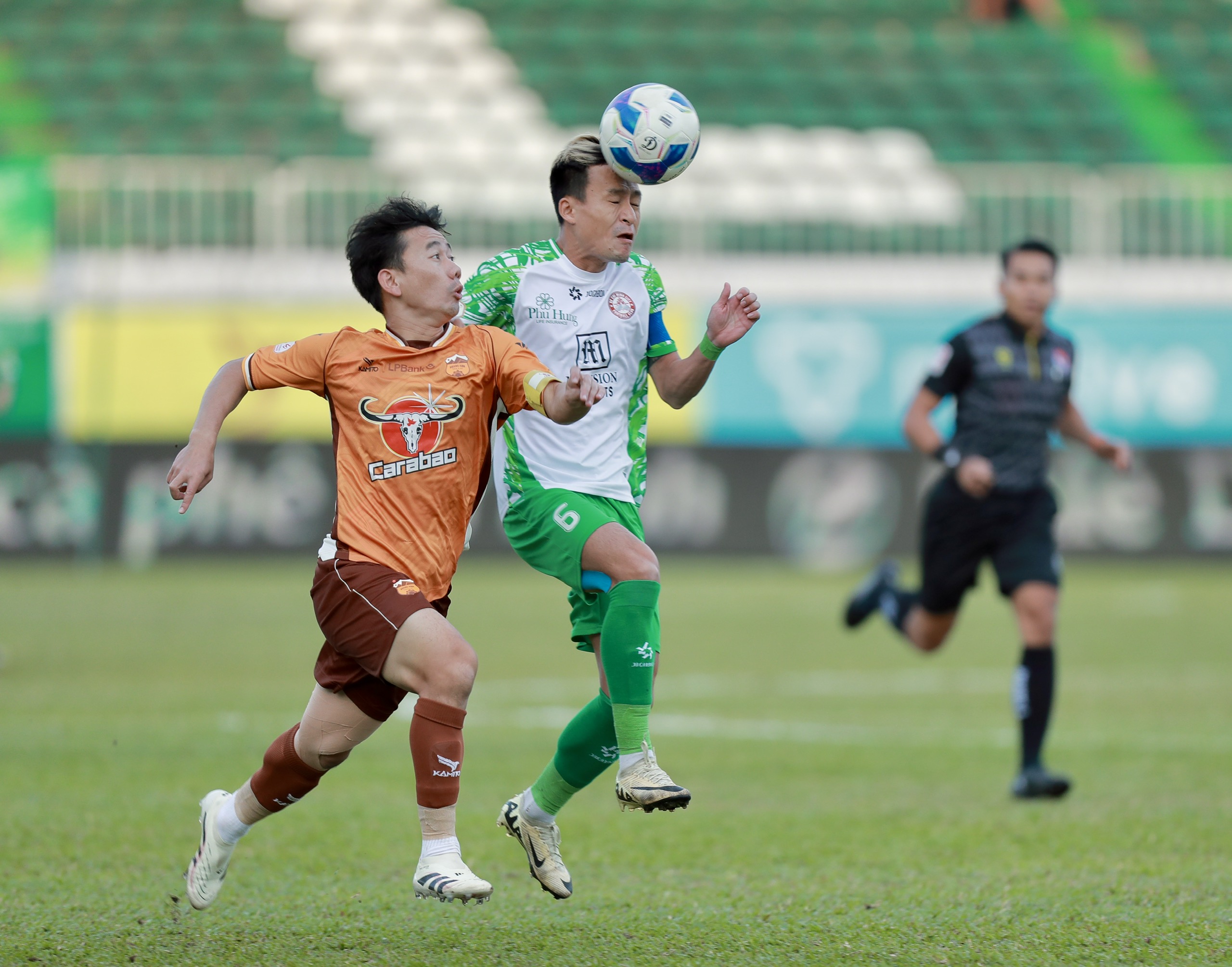 'Dành cả thanh xuân để trụ hạng', Minh Vương chia tay HAGL ở sân Thống Nhất?- Ảnh 2.