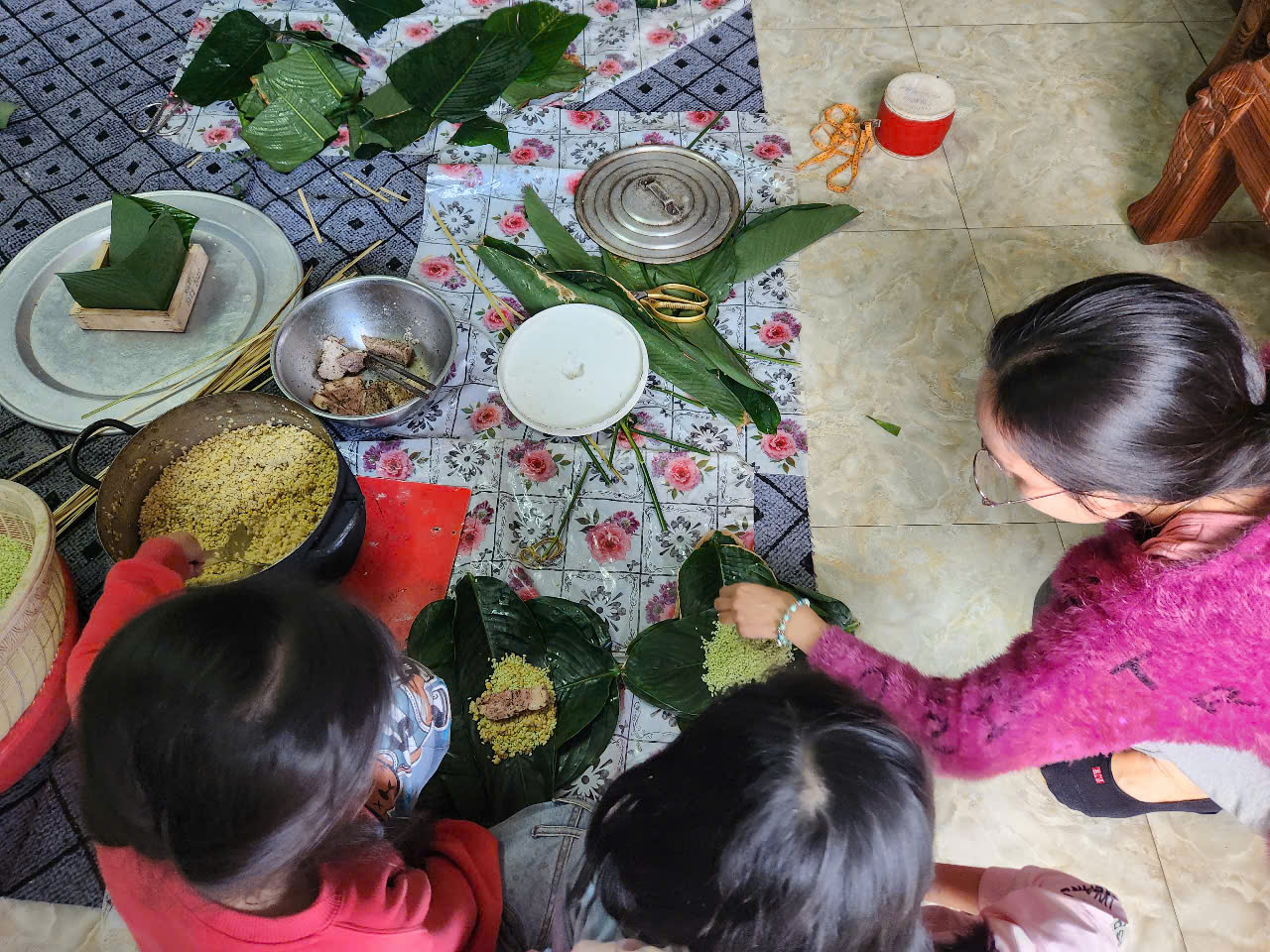 Tết nhà, tết trường đong đầy thương yêu- Ảnh 2.