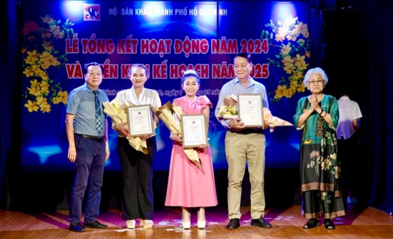 tp hcm co 93 tac pham san khau phuc khao va cong dien trong nam 2024 hinh 1