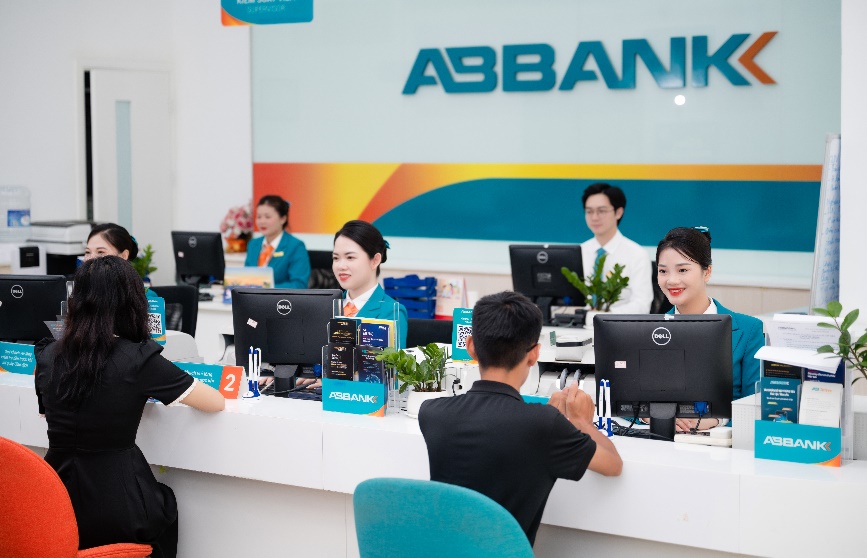 ABBANK ghi nhận tăng trưởng về quy mô hoạt động, lợi nhuận tăng 58% so với 2023- Ảnh 1.