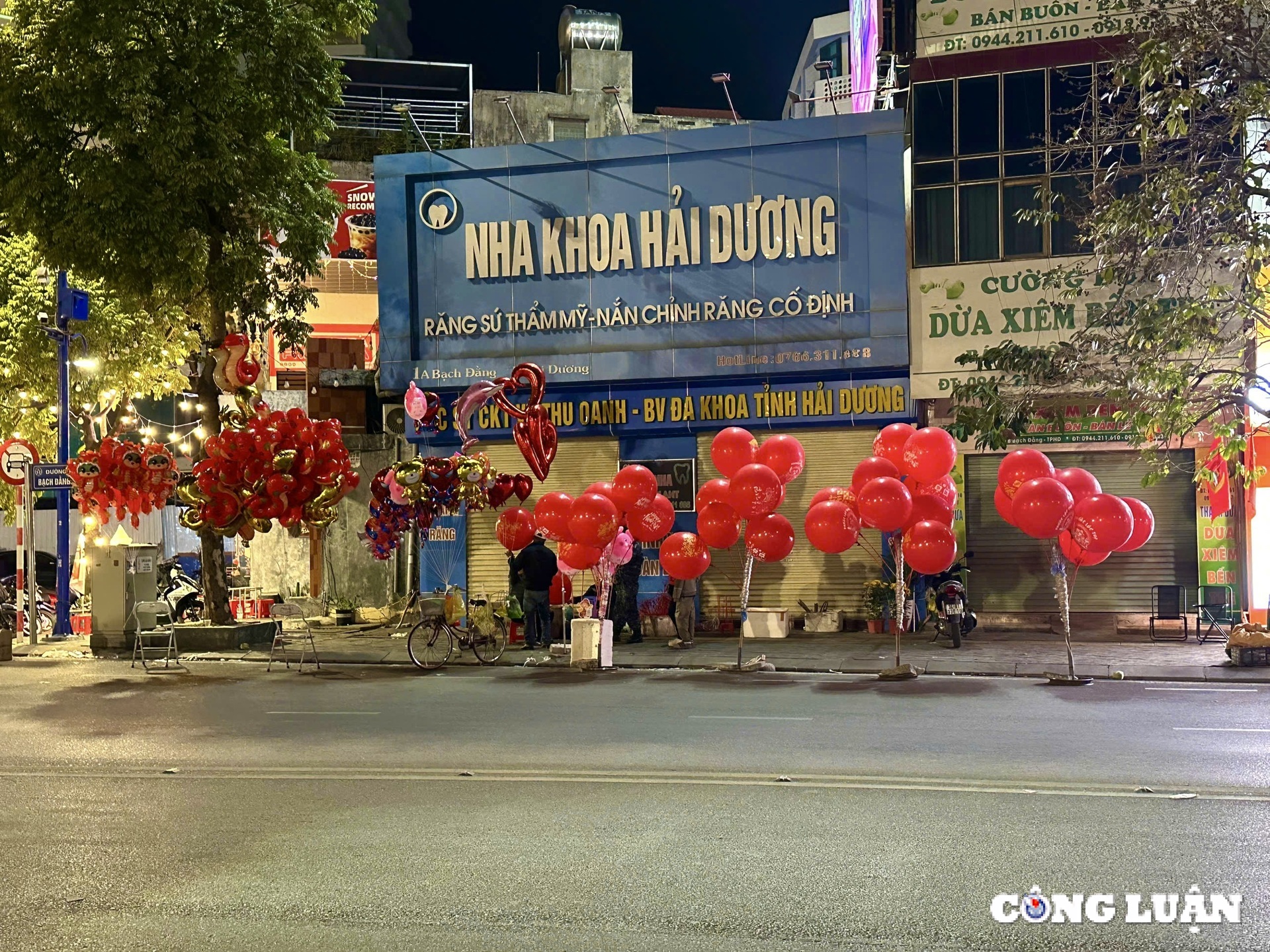 ban bong bay dao kiem bon tien trong dem giao thua 2025 hinh 1