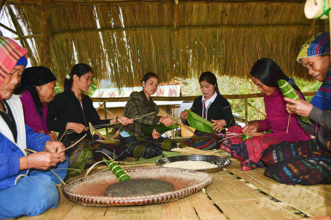 5-213725_786-213725.jpg Vào dịp Tết Nguyên đán, đồng bào Vân Kiều, Pa Kô ở khắp các huyện Hướng Hóa, Đakrông tổ chức gói bánh beng. Ảnh: Võ Dũng.
