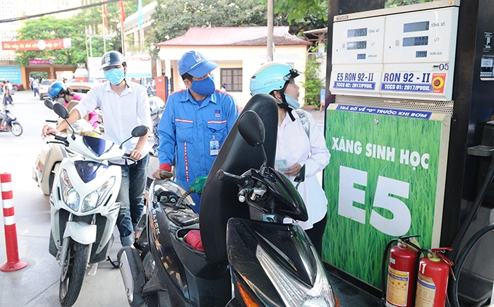 Bộ Công Thương khuyến khích người tiêu dùng sử dụng xăng E5