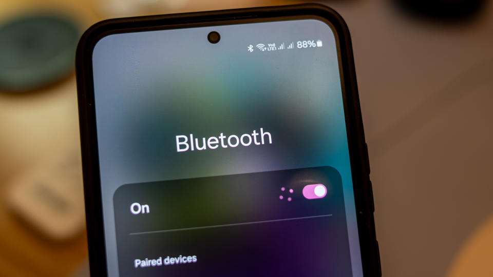 Các thiết bị Bluetooth khi bật có thể tự tìm được tín hiệu lẫn nhau trong phạm vi cho phép