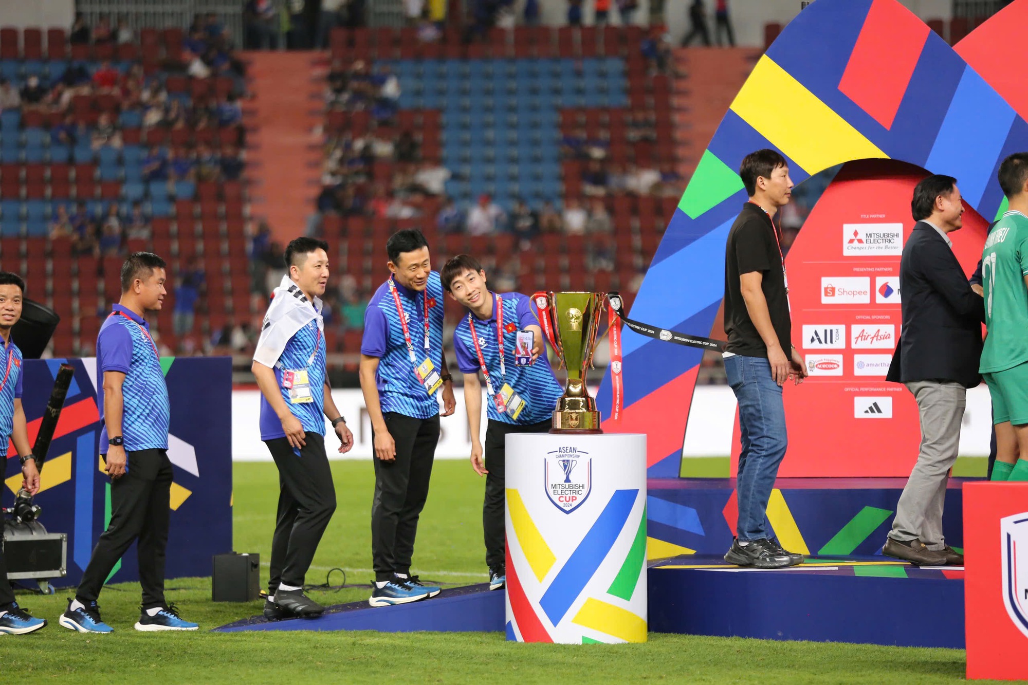 HLV Kim Sang-sik có hẳn nguồn ‘tài nguyên đồ sộ’: Khai thác thế nào để giành vàng SEA Games?- Ảnh 3.