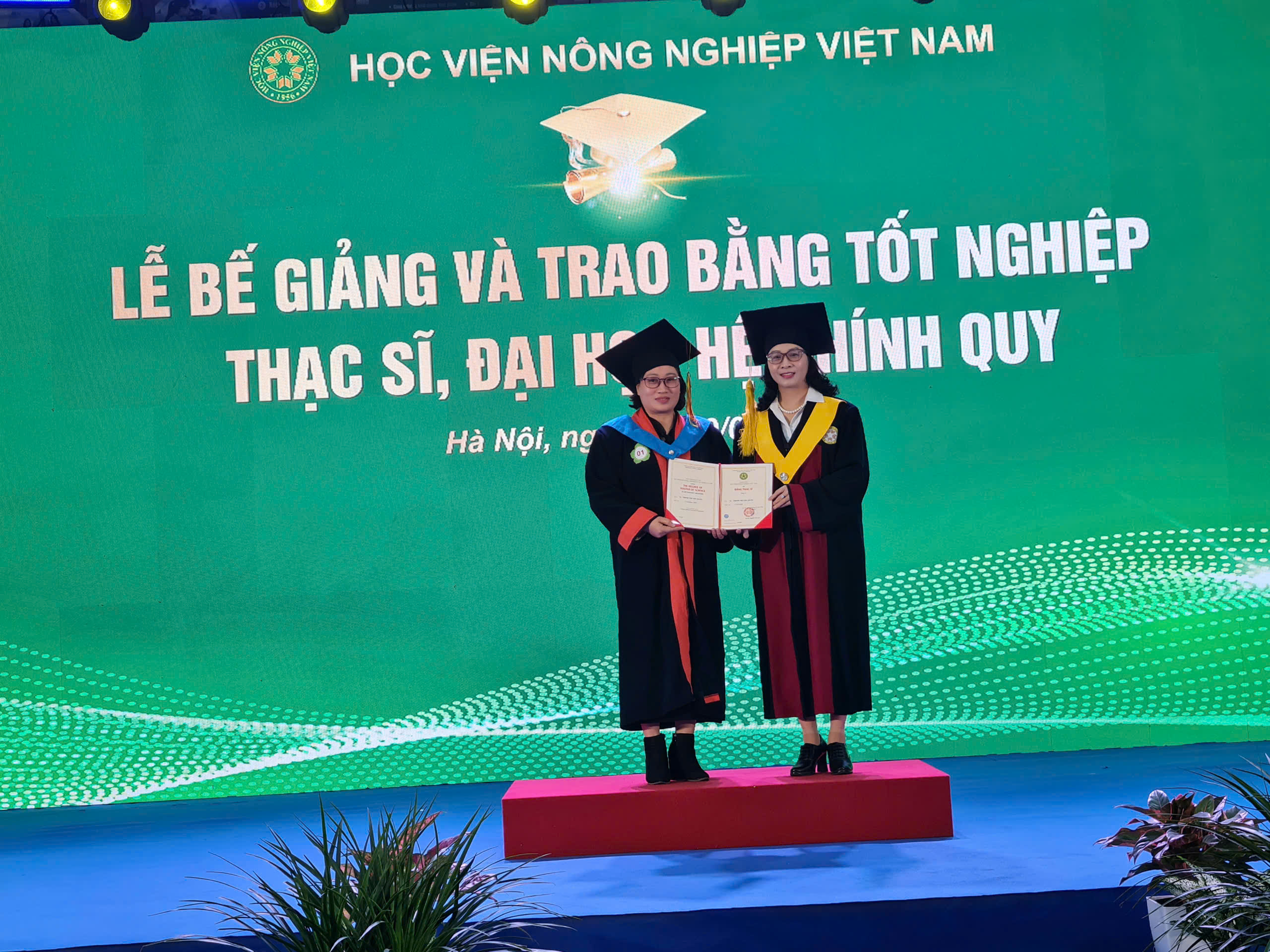 Giám đốc Học viện Nông nghiệp Việt Nam gửi gắm các tân cử nhân: Ngày mai học viện tự hào về các em - Ảnh 1.