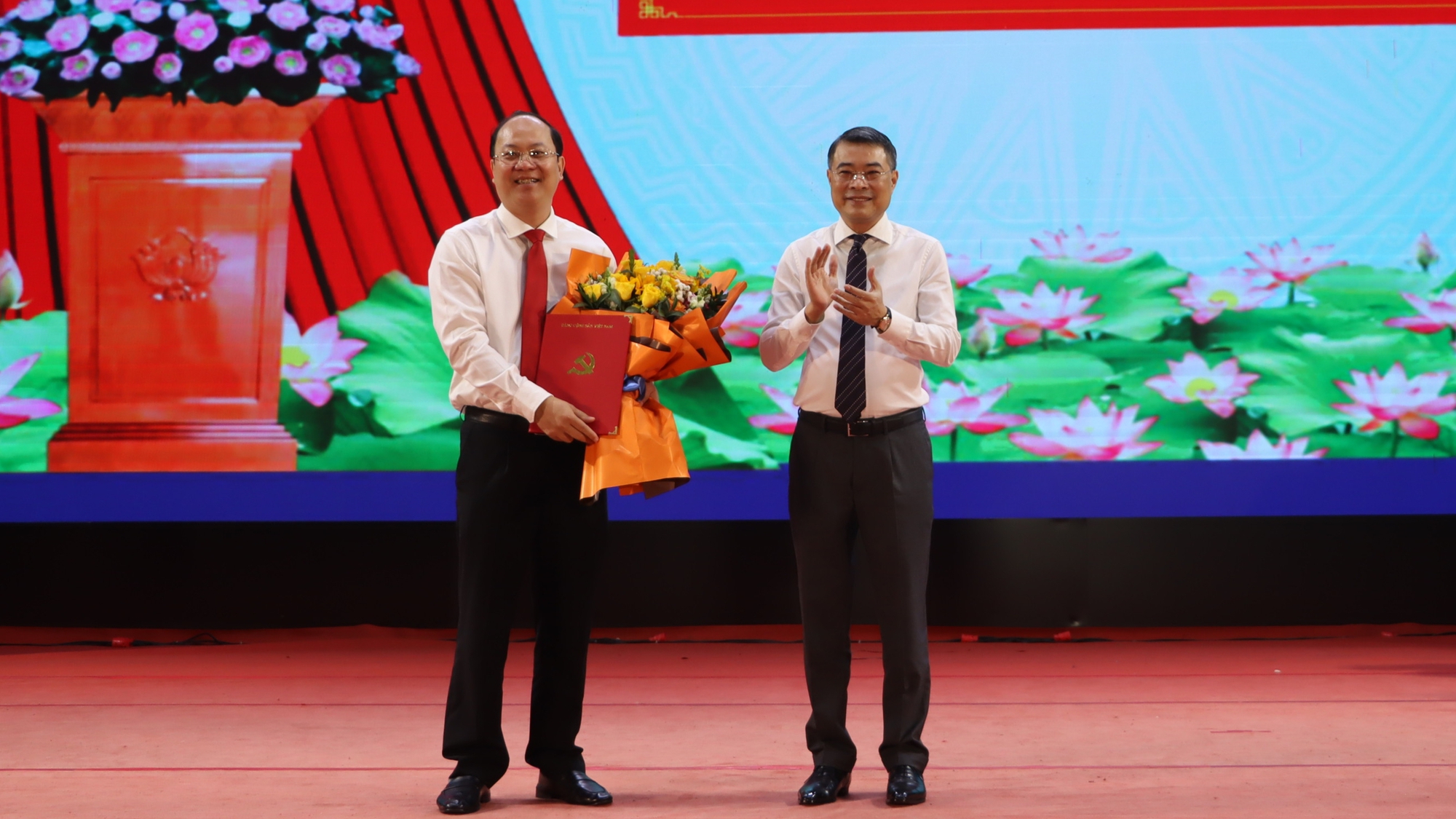 آقای نگوین هو های سمت دبیر کمیته حزبی استان کا مائو را بر عهده دارد - عکس ۱. Ông Nguyễn Hồ Hải giữ chức Bí thư Tỉnh ủy Cà Mau - Ảnh 1.