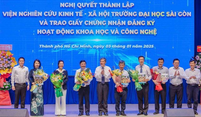 Ông Nguyễn Thành Phong làm Chủ tịch Hội đồng khoa học Viện nghiên cứu trường ĐH Sài Gòn ảnh 1