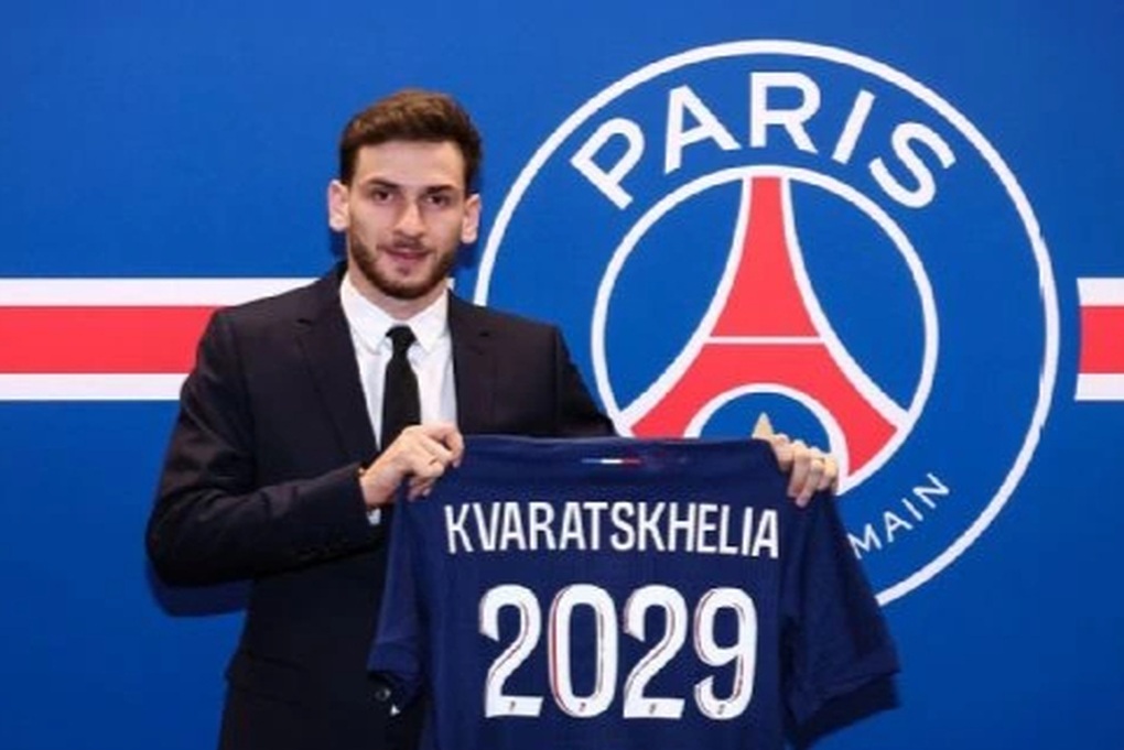 PSG chiêu mộ Khvicha Kvaratskhelia với giá 70 triệu euro - 1