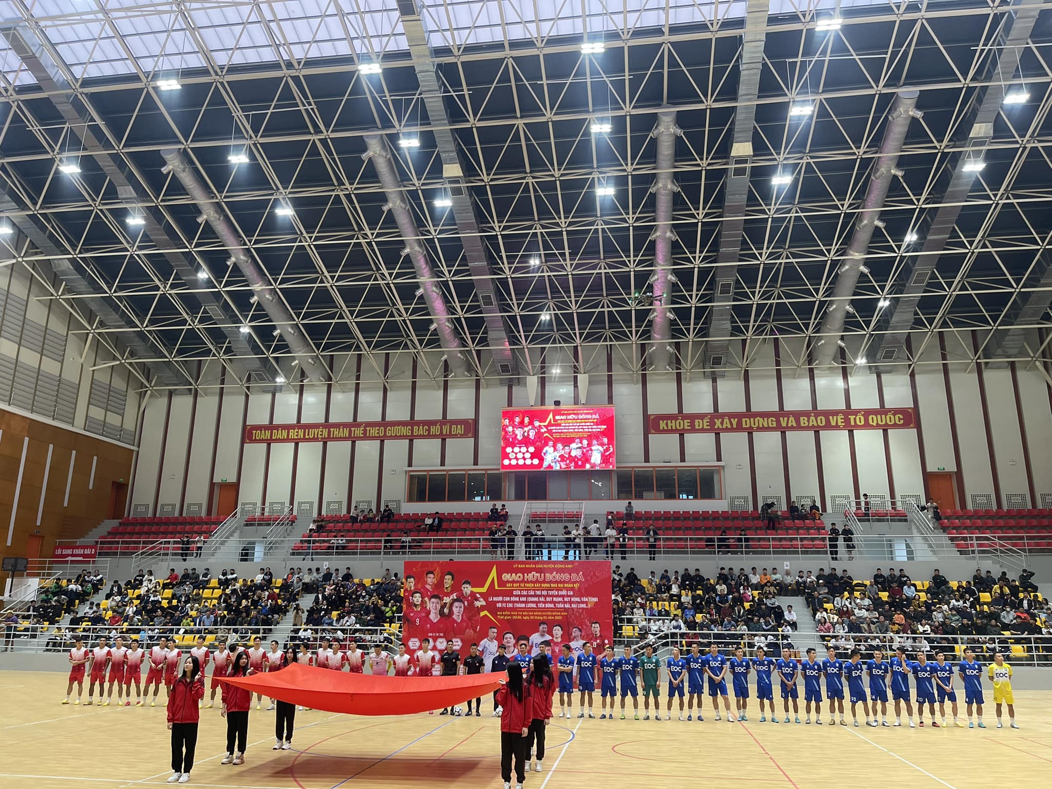 Quang Hải, Duy Mạnh cùng Văn Quyết bất ngờ chơi futsal: Sự thật là…- Ảnh 1.