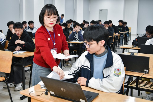 Bất ngờ thi đánh giá tư duy của ĐH Bách Khoa Hà Nội: Thủ khoa lập kỷ lục ảnh 1