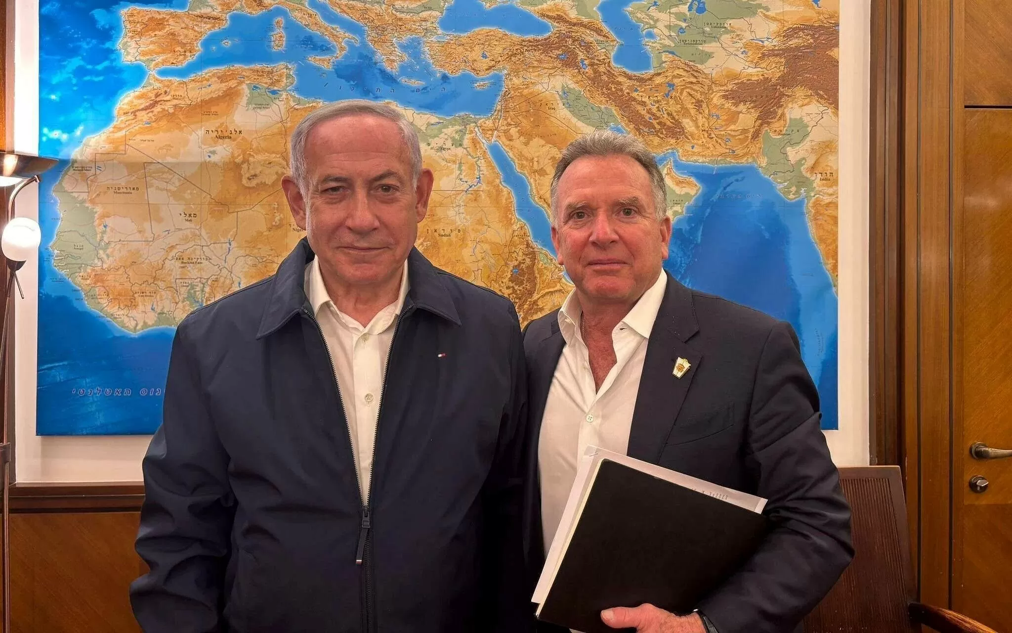 Thủ tướng Benjamin Netanyahu (trái) gặp đặc phái viên Trung Đông của Tổng thống đắc cử Hoa Kỳ Donald Trump, Steve Witkoff tại văn phòng của ông ở Jerusalem, ngày 11 tháng 1 năm 2025. (Người phát ngôn Văn phòng Thủ tướng)