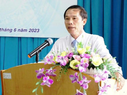 និពន្ធនាយកនៃកាសែត Dak Lak Newspaper.jpg