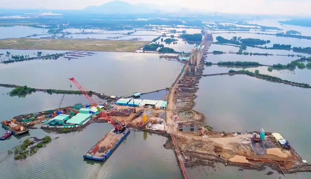 Sức bật hạ tầng giao thông vùng Đông Nam Bộ (*): Tổng lực bước vào kỷ nguyên mới- Ảnh 1. Sức bật hạ tầng giao thông vùng Đông Nam Bộ (*): Tổng lực bước vào kỷ nguyên mới- Ảnh 1.
