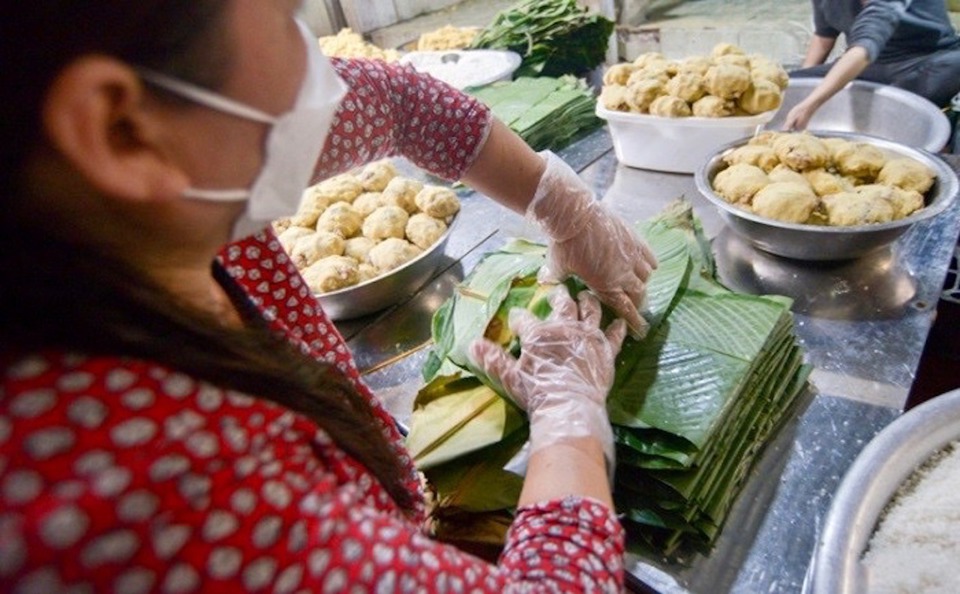 Nghề làm bánh chưng ngày Tết ở làng Tranh Khúc đã có từ rất lâu đời.