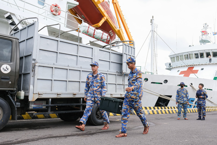 Những chuyến hàng gửi mùa xuân từ đất liền đã đến Trường Sa - Ảnh 3.