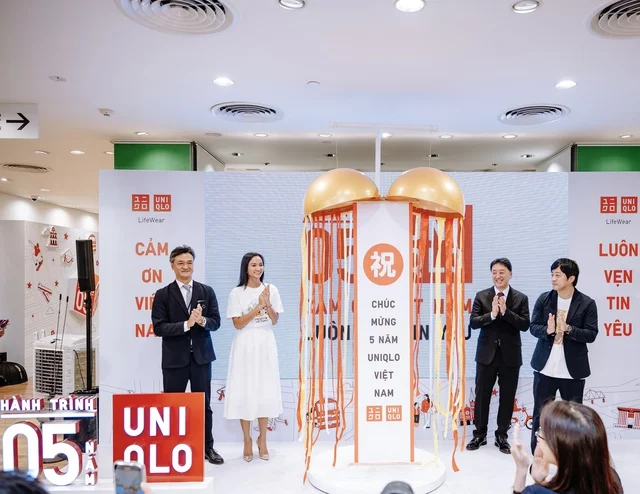 Hơn 60% sản phẩm của các cửa hàng UNIQLO Việt Nam là 'made in Vietnam'