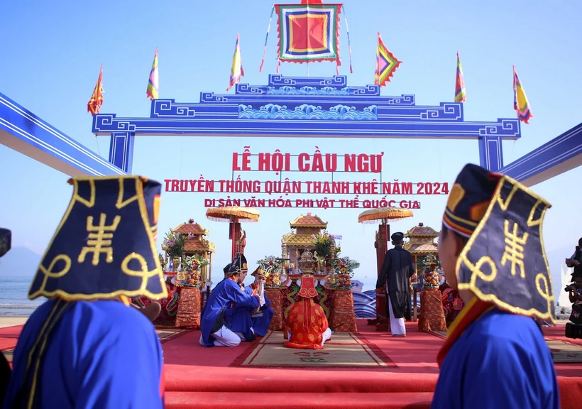 Nghi lễ chính của Lễ hội Cầu ngư truyền thống quận Thanh Khê, thành phố Đà Nẵng. (Ảnh: Trần Lê Lâm/TTXVN)