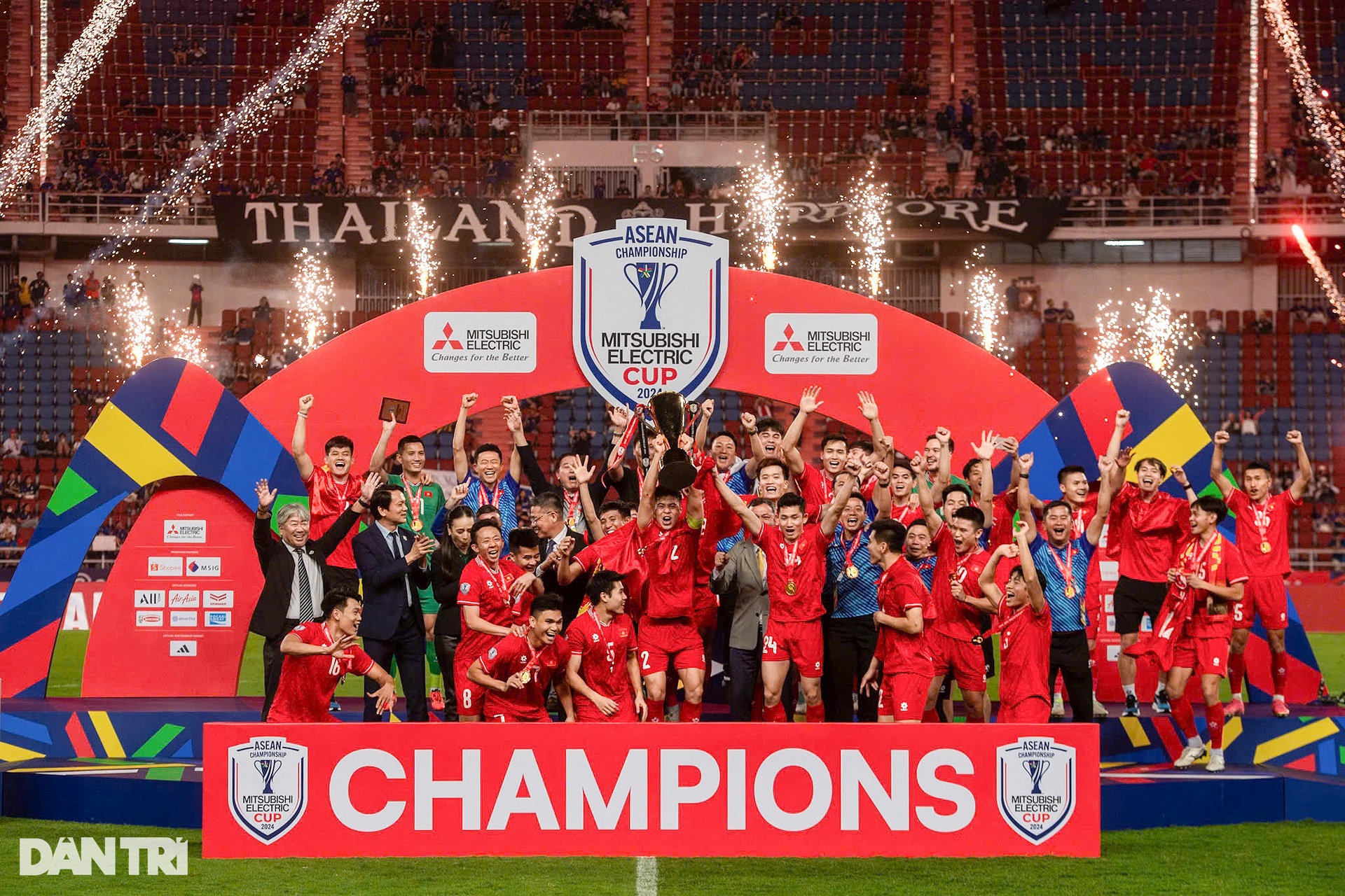 Hình ảnh tuyển Việt Nam vô địch AFF Cup 2024 đầy thuyết phục trước Thái Lan - 14